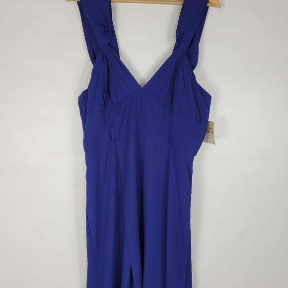 Fame and Partners Maxi Dress - Picture 2 of 7